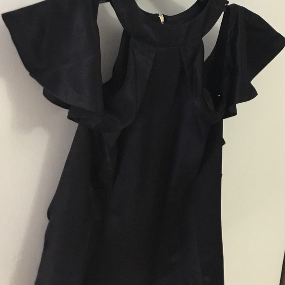 🚨Final Sale🚨!! NWT Nannette Lapore Blk Cold Shoulder Top Sz M - Picture 9 of 10